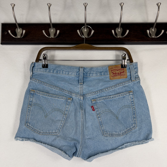 Levi's Premium 501 Light Wash Denim Retro Shorts Women's Size 30 Y2K 100% Cotton - Picture 9 of 11